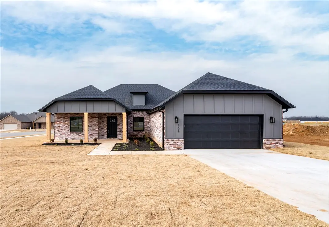 109 N Panther Avenue, Farmington, AR 72730 - Image #1