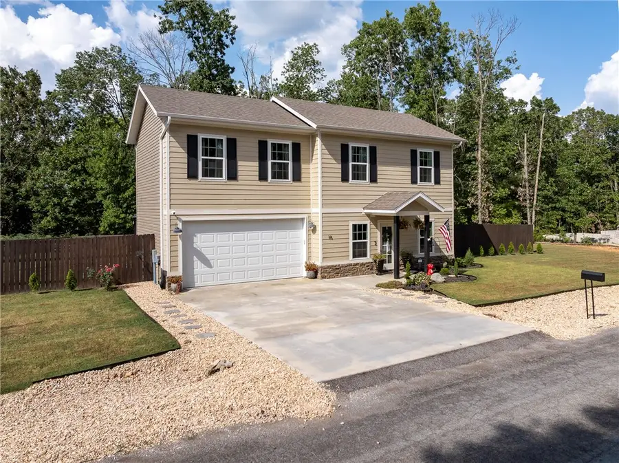 16 Kinloch Drive, Bella Vista, AR 72715 - #3