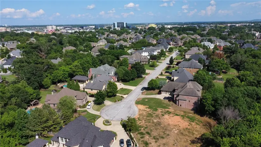 16 S Shetland Lane, Rogers, AR 72758 - Image #3