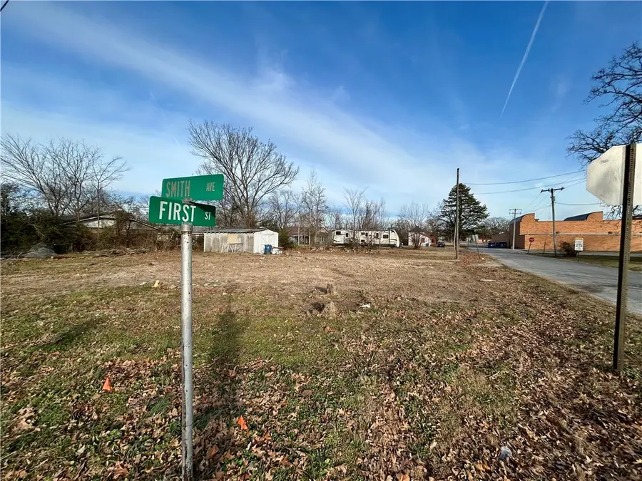 406 W 1st Street, Gentry, AR 72734 - Image #3