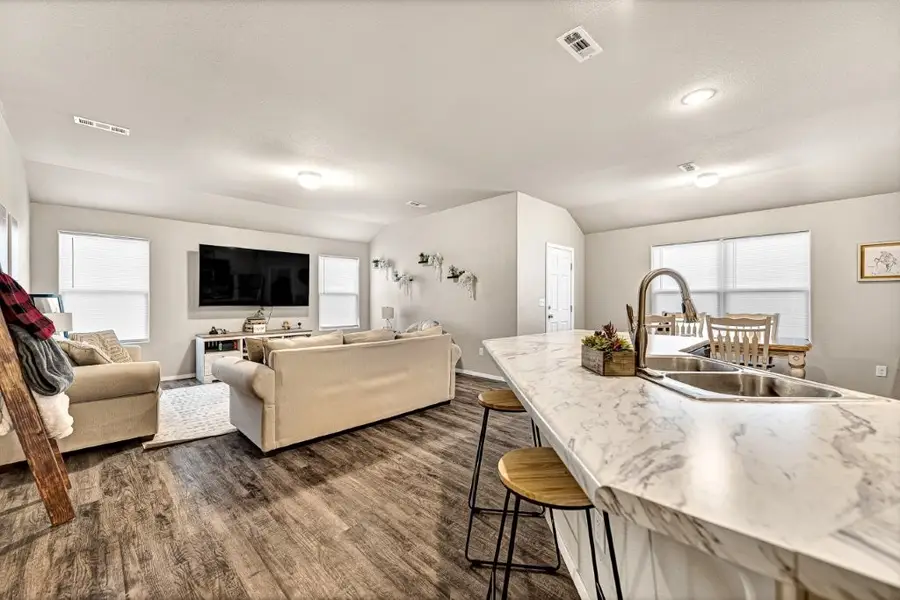 2012 E Fennec Street, Siloam Springs, AR 72761 - Image #2