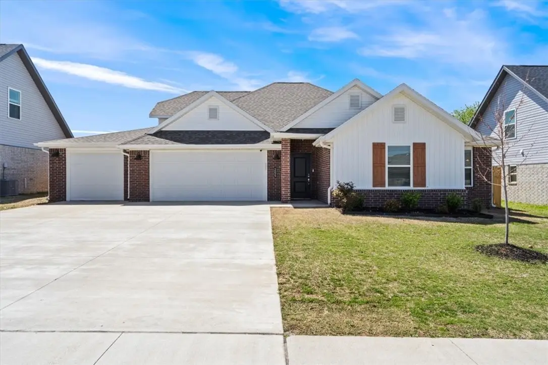 205 Pennington Avenue, Prairie Grove, AR 72753 - Image #1