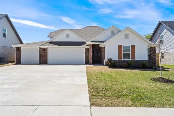 205 Pennington Avenue, Prairie Grove, AR 72753