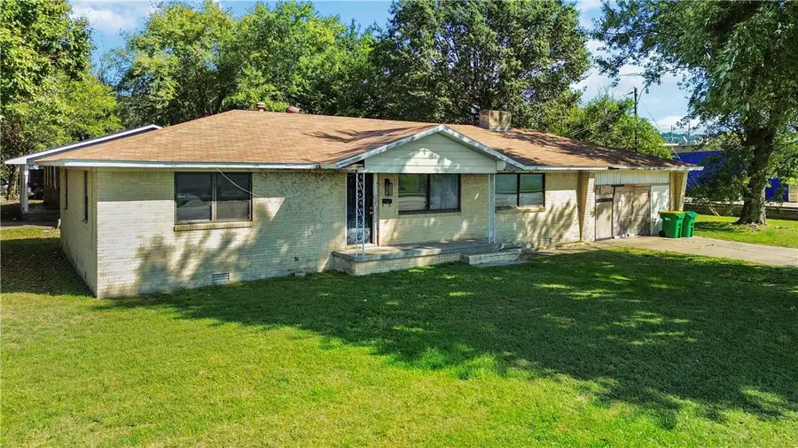 1100 E Huntsville Avenue, Springdale, AR 72764 - Image #2