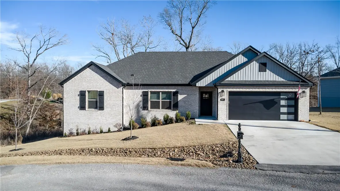 2 Anchinleck Circle, Bella Vista, AR 72715 - Image #1