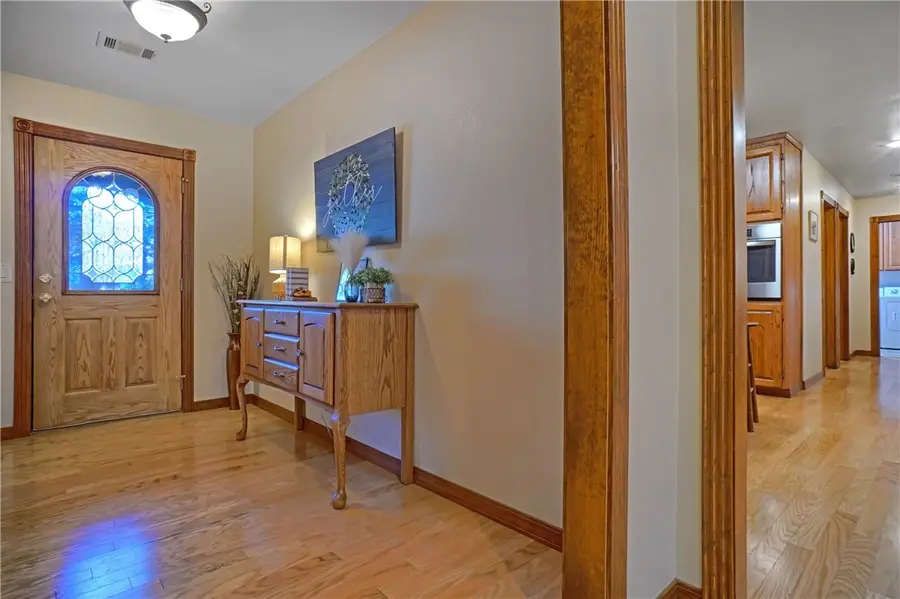 209 Hickory Hills Drive, Russellville, AR 72802 - Image #2