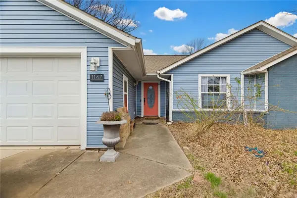 1147 N Fieldstone Avenue, Fayetteville, AR 72704