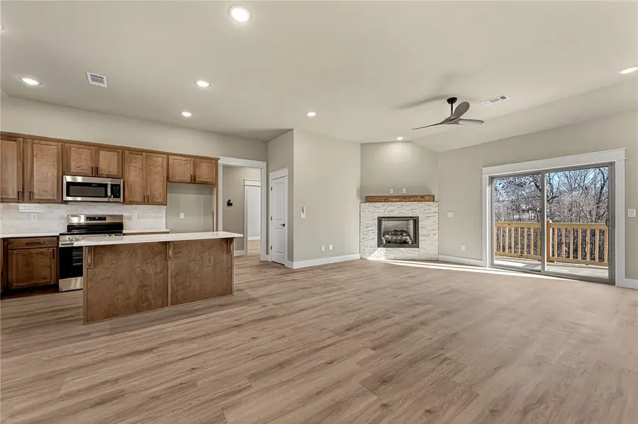 3 Whithorn Circle, Bella Vista, AR 72715 - Image #2