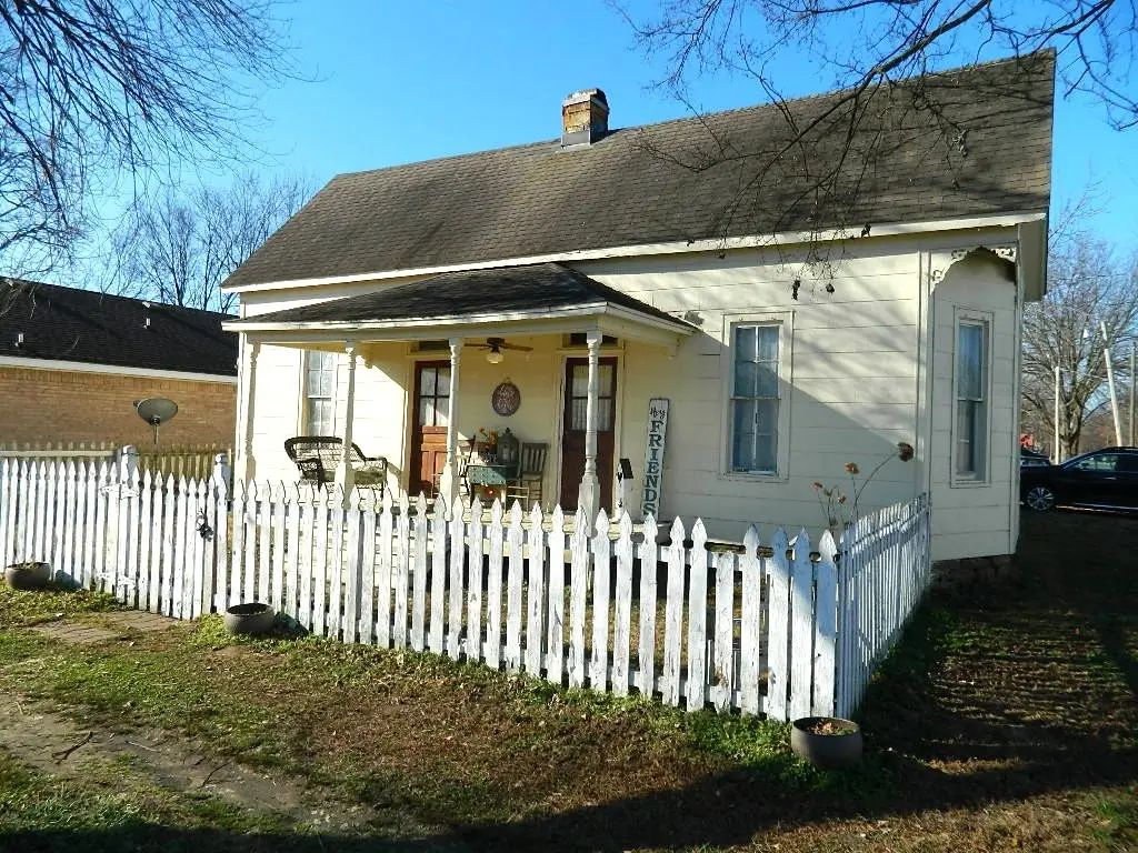 300 S Mock Street, Prairie Grove, AR 72753 - Image #1