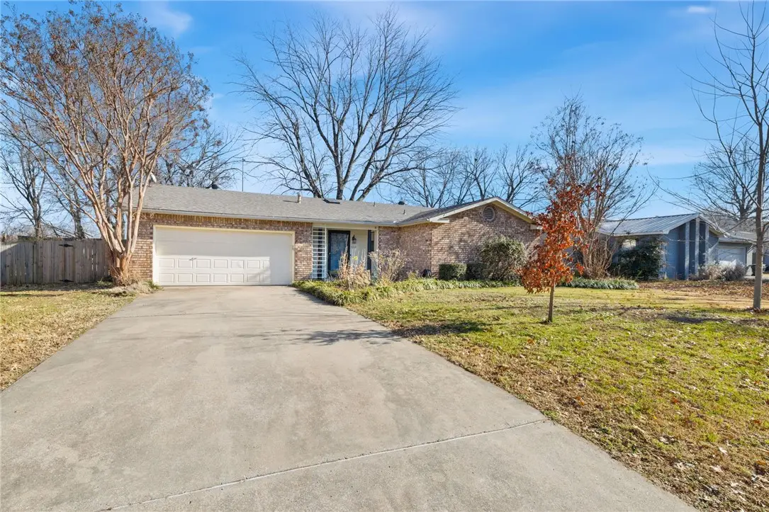 3160 N Malinda Drive, Fayetteville, AR 72703 - Image #1