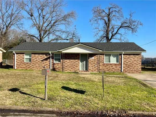 1307 S Ithaca Avenue, Russellville, AR 72802