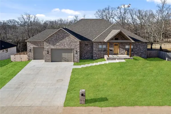 12412 Wildwood Drive, Rogers, AR 72756