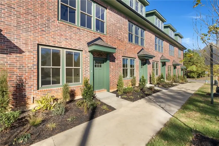 440 E Martin Luther King Jr Boulevard, Fayetteville, AR 72701 - Image #2