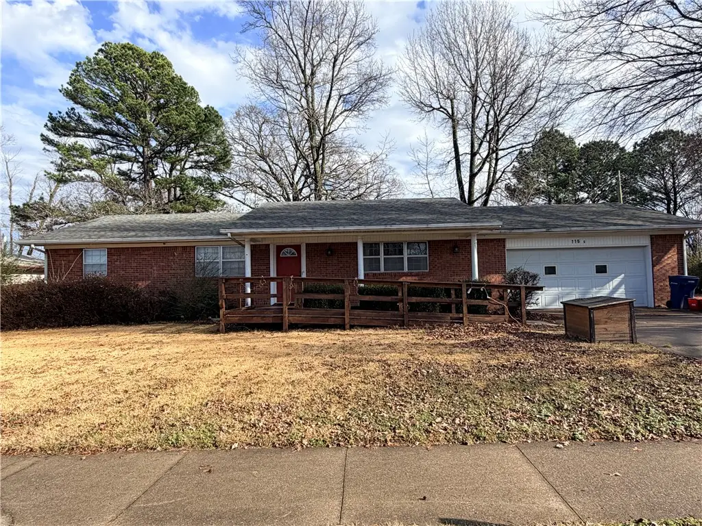 115 S Country Club Road, Siloam Springs, AR 72761 - #1