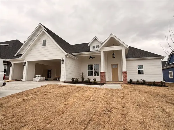 2712 Amaris Avenue, Lowell, AR 72745