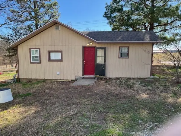 128 NE Pianalto Street, Gentry, AR 72734