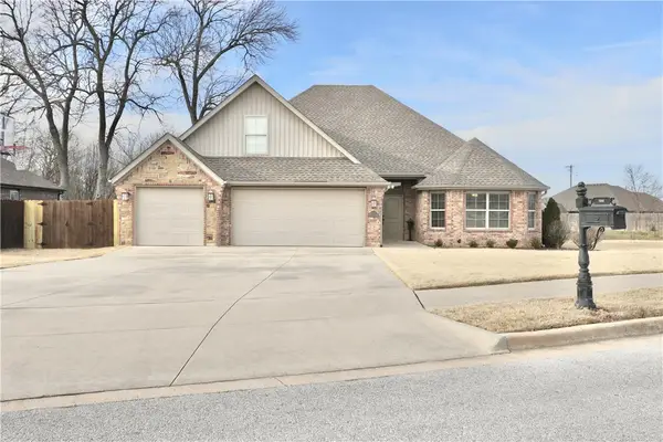 2500 Bridlecreek Road, Siloam Springs, AR 72761