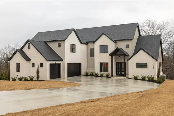 1140 Noah Street, Fayetteville, AR 72703