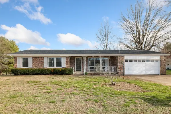 417 Natchez Trace Street, Harrison, AR 72601