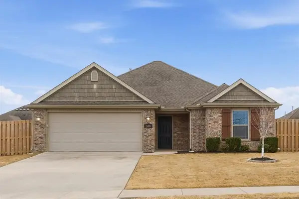 300 Genoa Way, Centerton, AR 72719