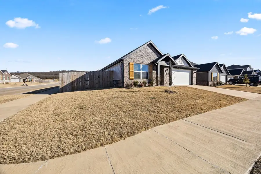 624 S Benchmark Lane, Fayetteville, AR 72704 - Image #2