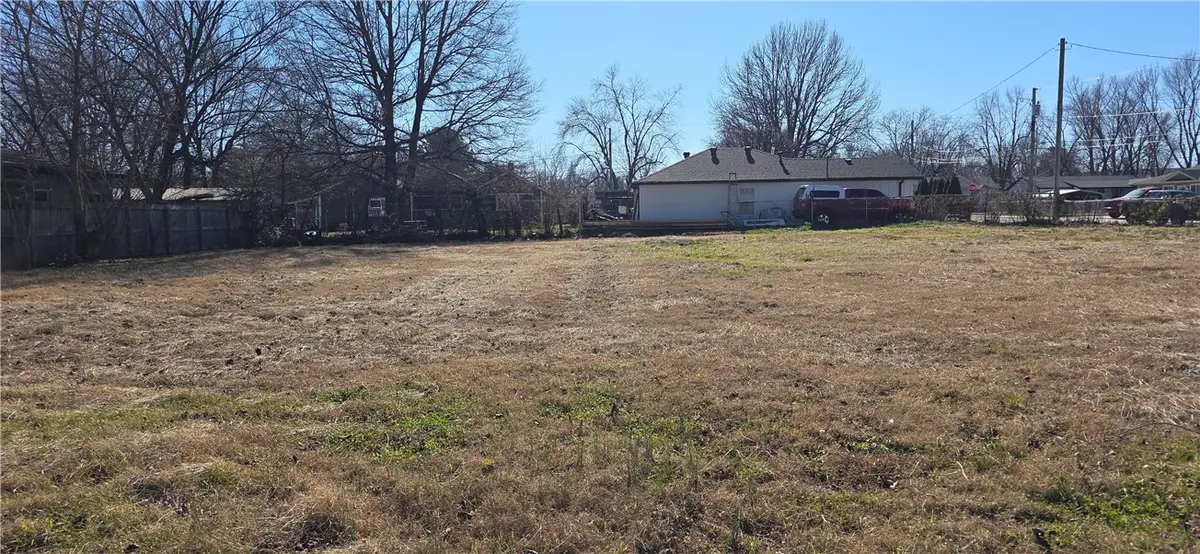 403 E Velma Avenue, Springdale, AR 72764 - Image #1