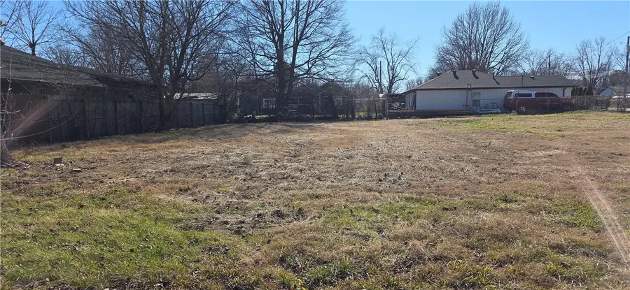 403 E Velma Avenue, Springdale, AR 72764 - Image #2