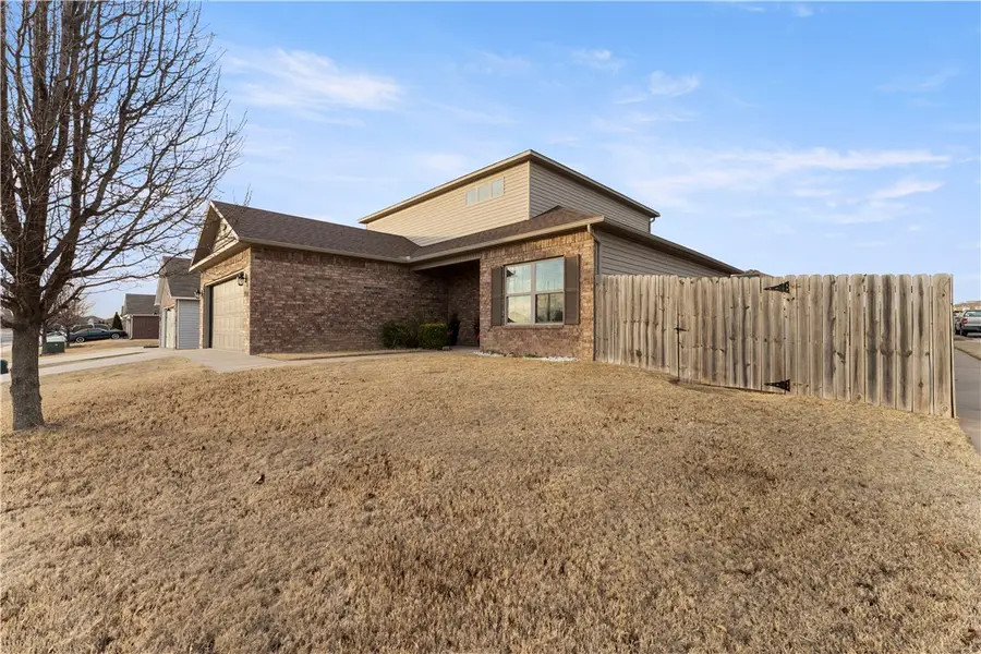 2202 Elmwood Avenue, Lowell, AR 72745 - Image #2