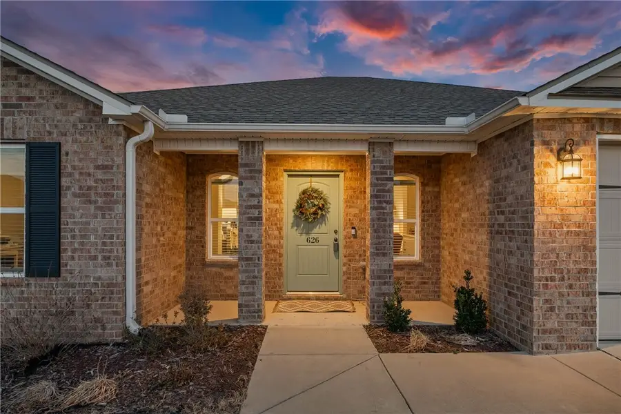 626 Woodcreek Loop, Lowell, AR 72745 - Image #3