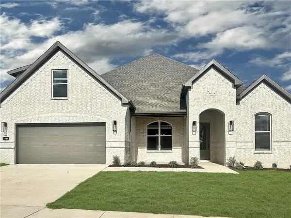 2837 N Chapel Drive, Fayetteville, AR 72704