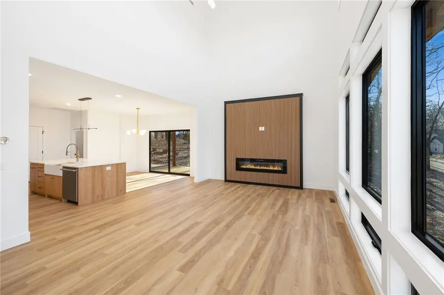 8 Selkirk Circle, Bella Vista, AR 72715 - Image #2