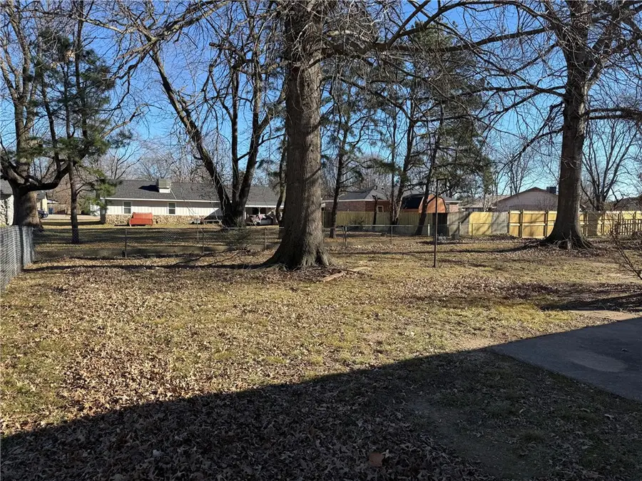 1155 S Dogwood Street, Siloam Springs, AR 72761 - Image #2