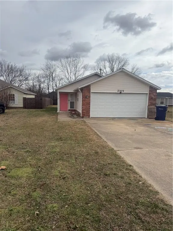 2301 Chanel Street, Siloam Springs, AR 72761