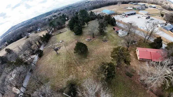 4070 N Old Wire Road, Fayetteville, AR 72703