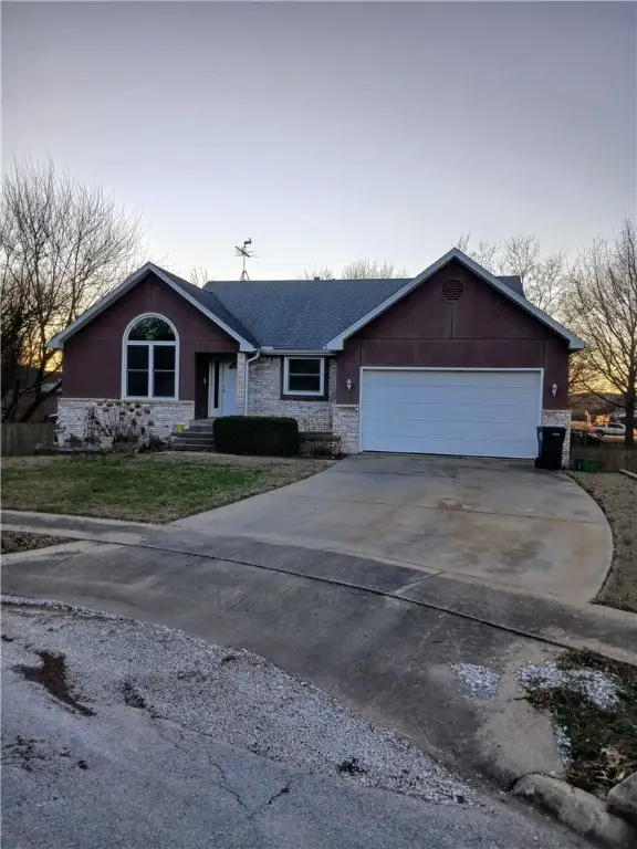 812 Cedar Lane, Prairie Grove, AR 72753