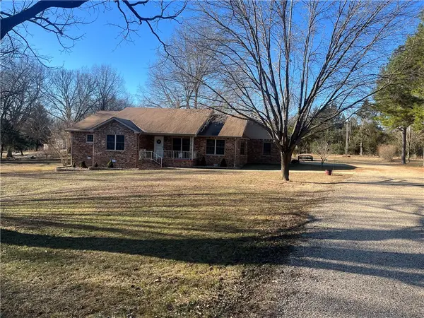450 Crest Loop, Gassville, AR 72635