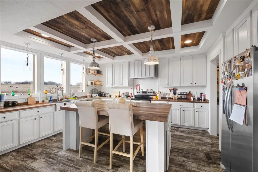 22083 Leonard Ranch Road, Gravette, AR 72736 - Image #1