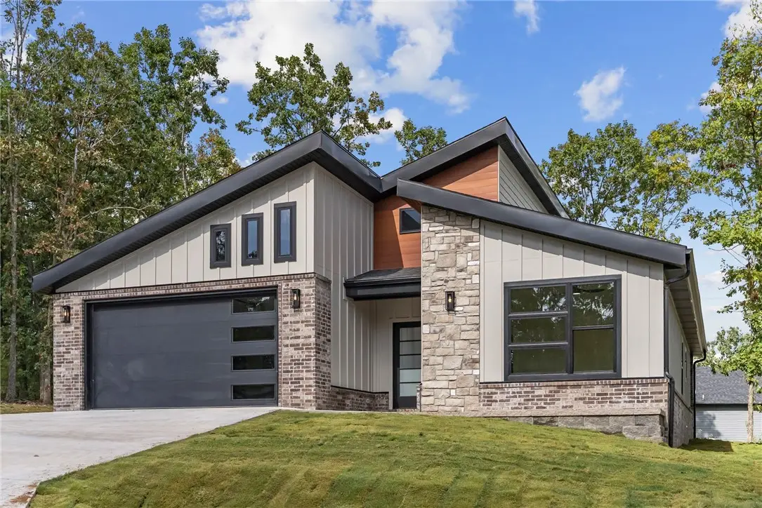 11 Crieff Circle, Bella Vista, AR 72715 - Image #1