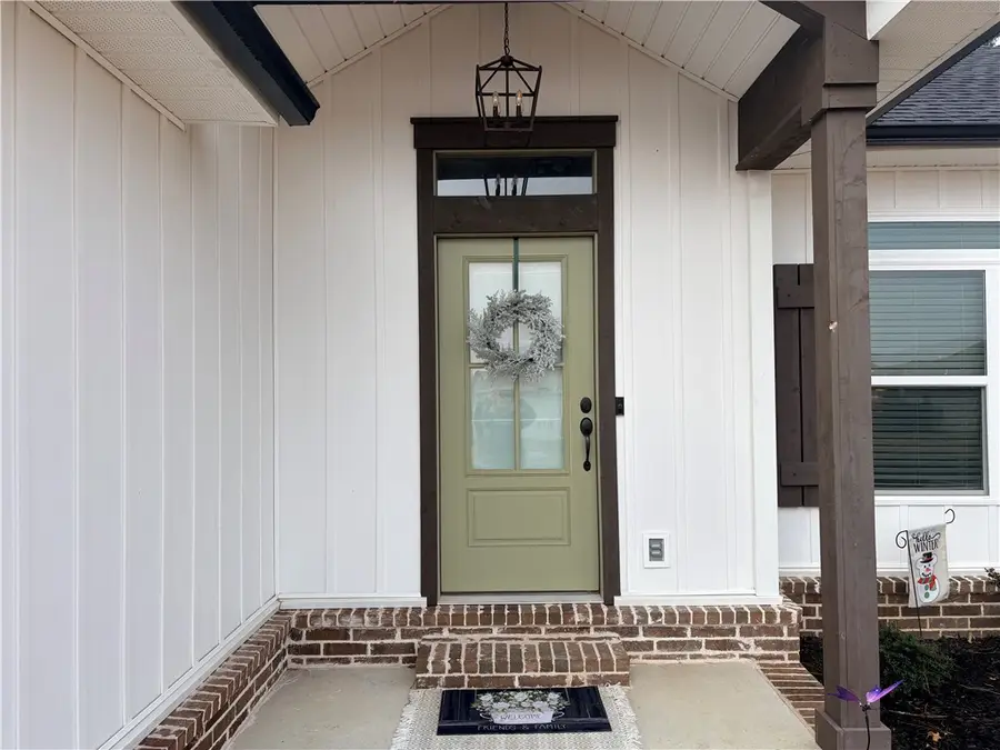 302 Promenade Circle, Russellville, AR 72801 - Image #2