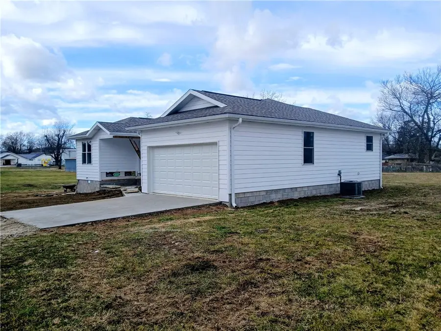 100 W 7th Street, Green Forest, AR 72638 - Image #2