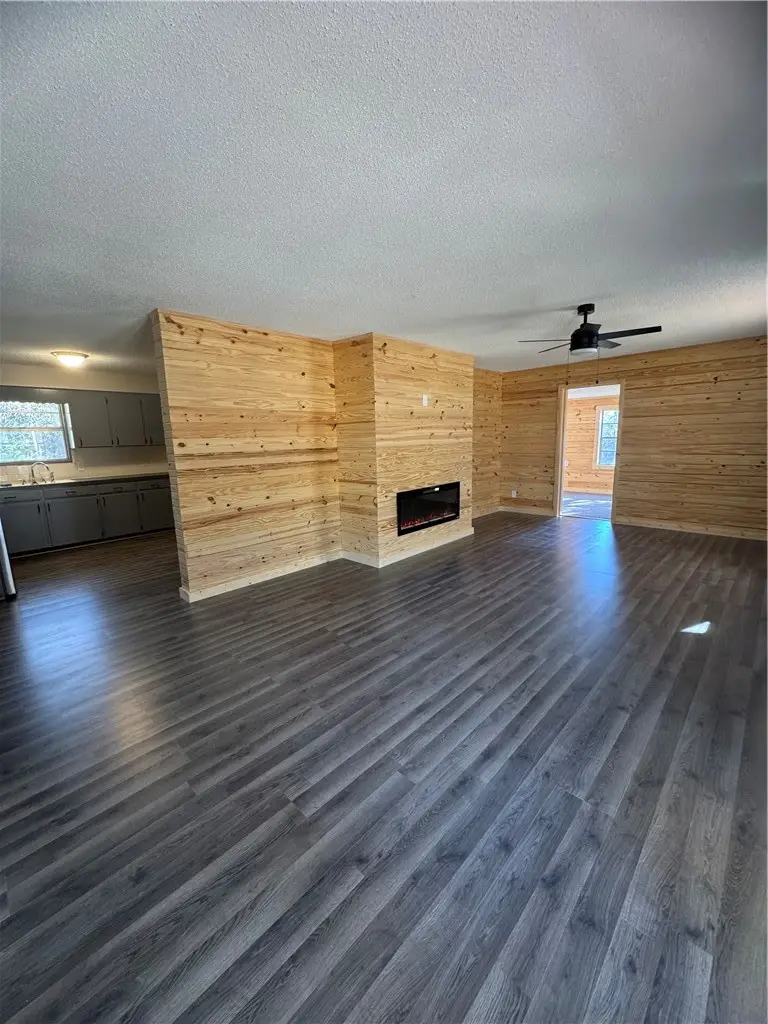 501 E Pine Street, Diamond City, AR 72644 - Image #3