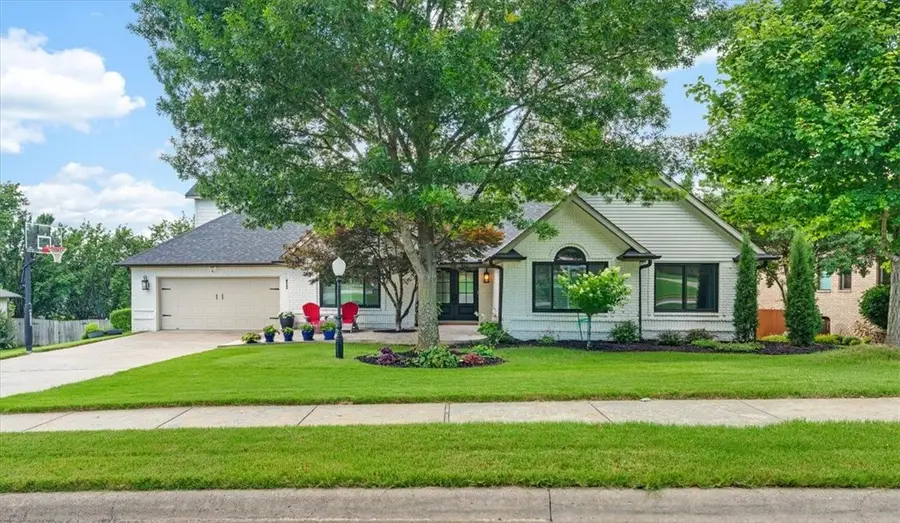 2911 N Charleston Xing, Fayetteville, AR 72703 - Image #2