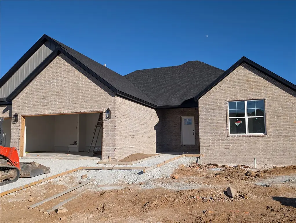 4911 Farmhouse Street, Tontitown, AR 72762 - Image #1