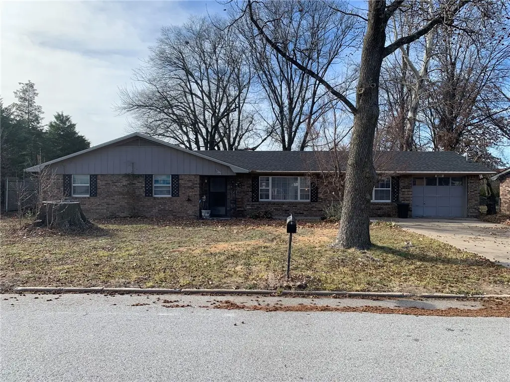1302 B Street, Bentonville, AR 72712 - Image #1