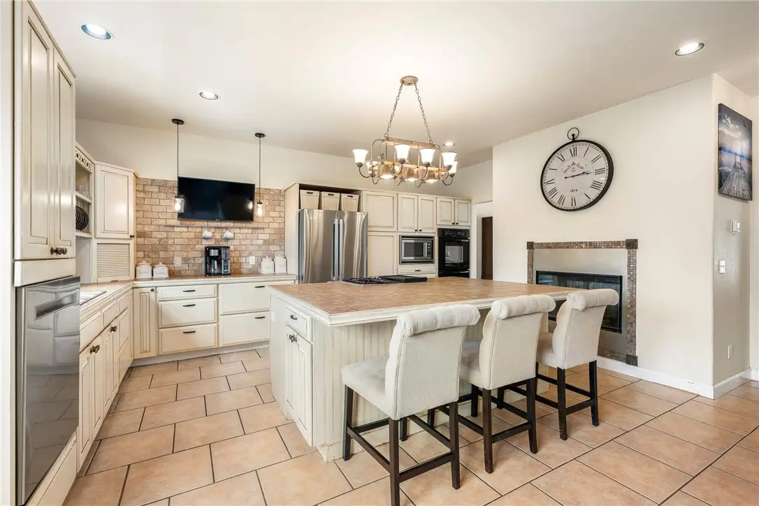 8211 Chestnut Drive, Rogers, AR 72756 - Image #1