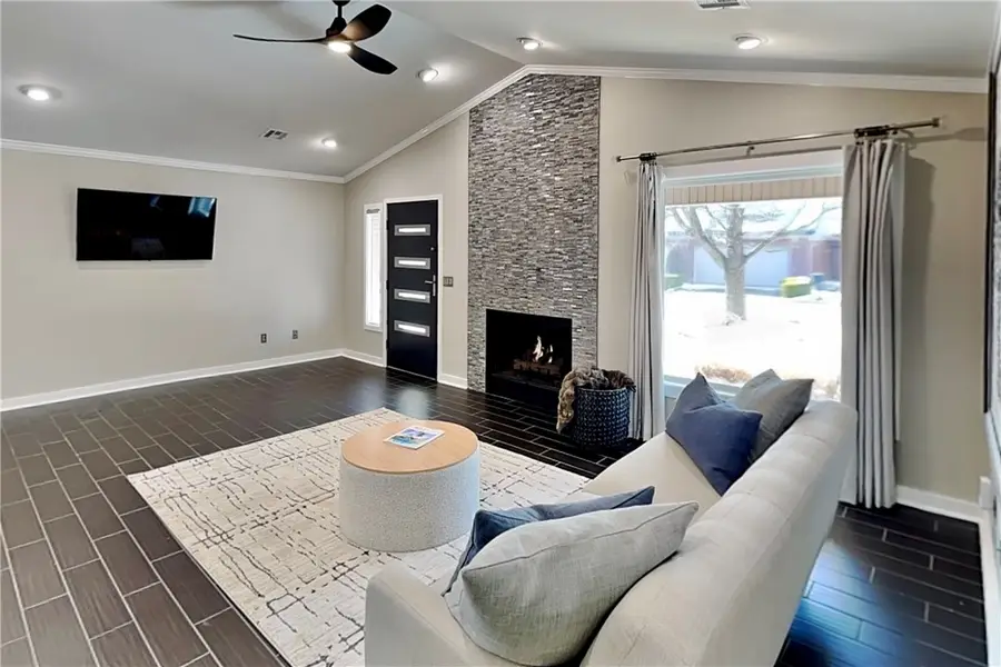 8 W Prairie Dunes Court, Rogers, AR 72758 - Image #3