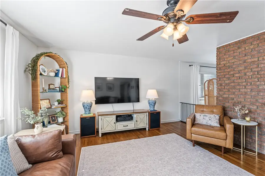 1521 W Gum Street, Rogers, AR 72758 - Image #3