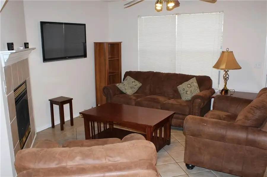 856 Peachtree Drive, Fayetteville, AR 72703 - Image #2