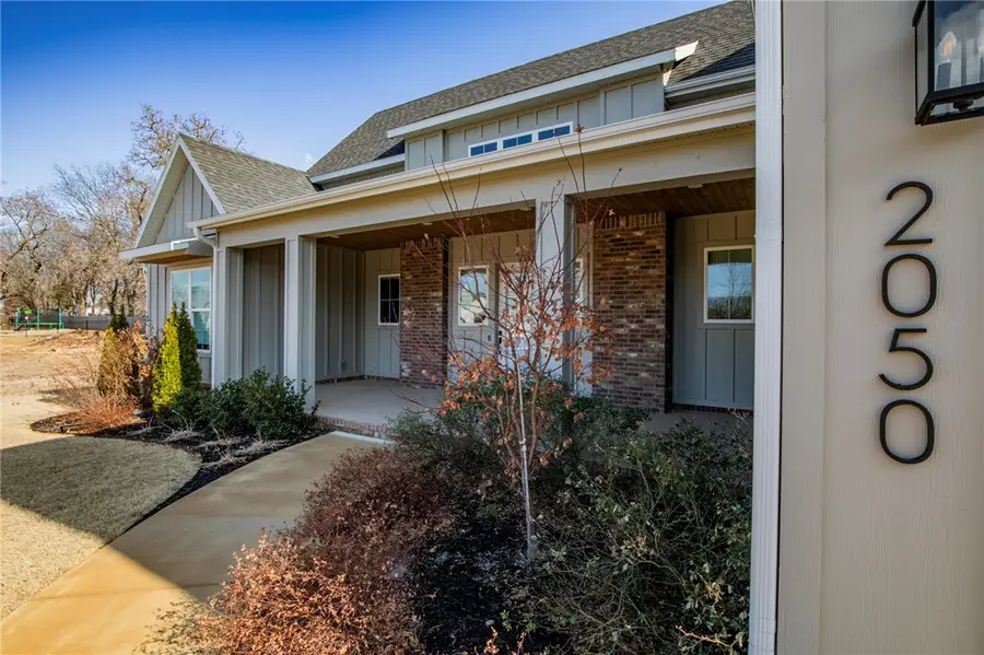 2050 Dutton Place, Fayetteville, AR 72703 - Image #2