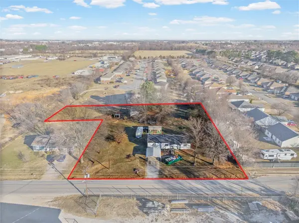 424 W County Line Road, Springdale, AR 72764